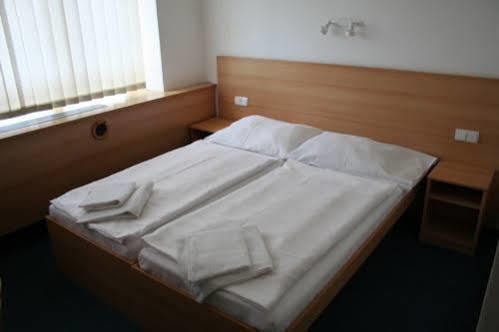 ברון Hotel O.K. 1 מראה חיצוני תמונה